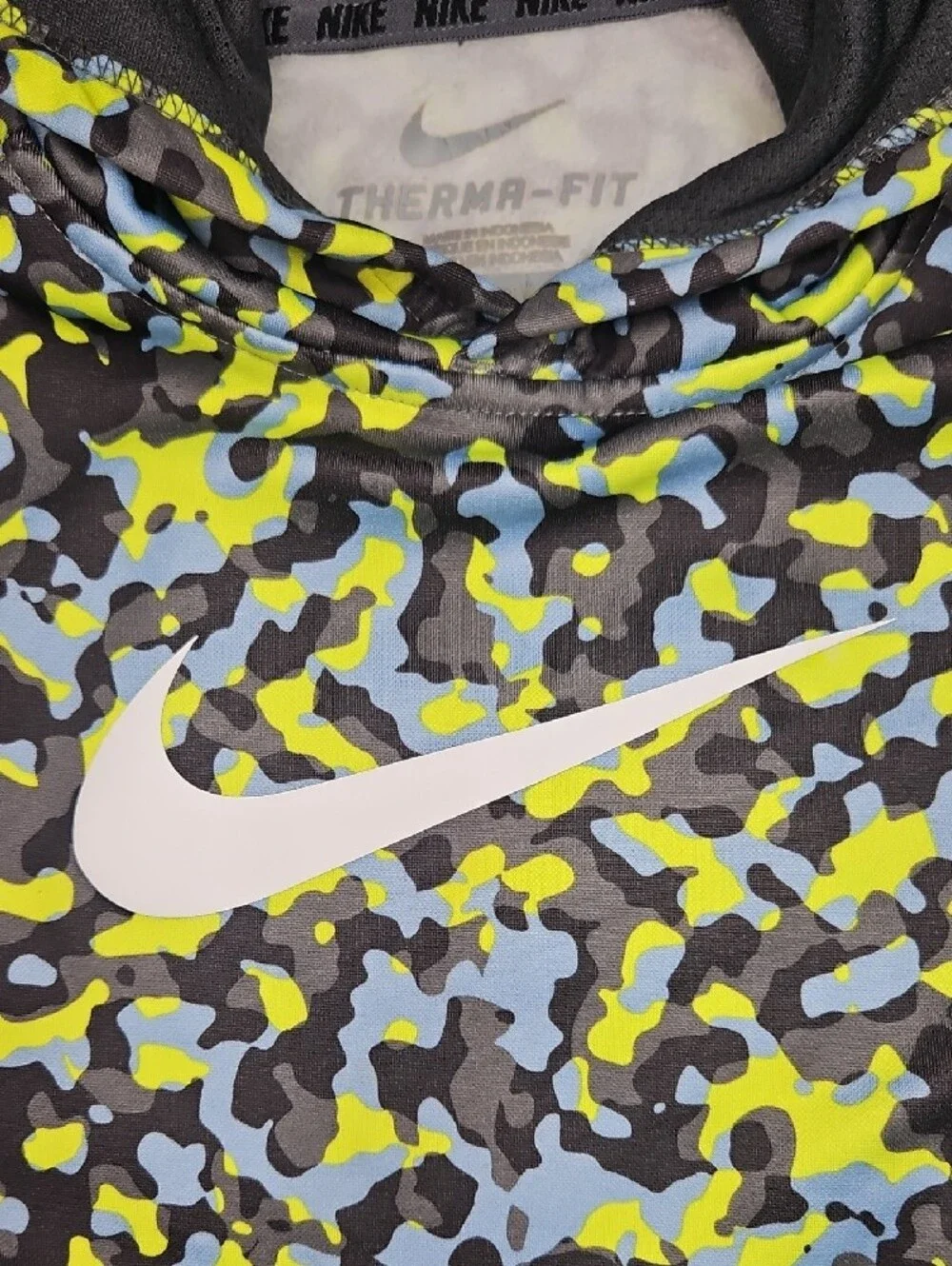 Nike Kids Gray, Green & Light Blue Camo Therma-fit Hoodie Size 4